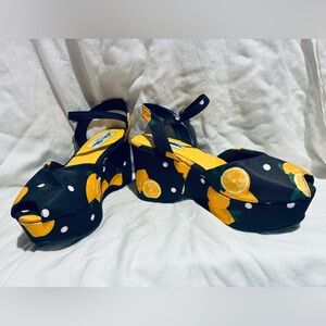 Lulu Hun Lemon Print Platform Sandals, Retro/Vintage Style, Peep Toe, sz UK3/US5